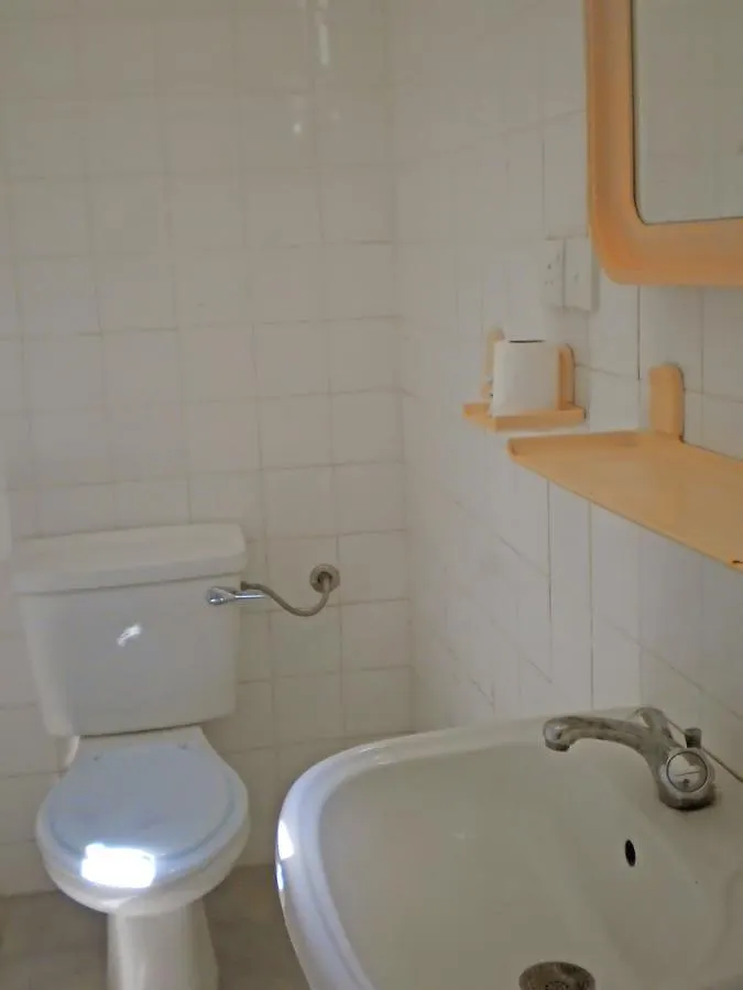 Proso Villa Negombo 3*,